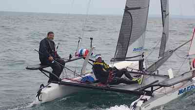 Cowes-Dinard, across the English Channel: New record of 11 hours and 35 minutes in a sport catamaran under 20 feet
