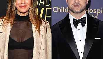 
                        Rachel Bilson Details "Embarrassing" Flirting With Justin Timberlake
                