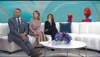 Hosts horrified as Larry David attacks Elmo live on TV l Hollywood News l Celebrity News l Stardomix