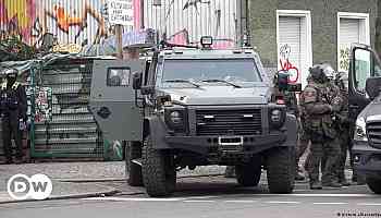 German police detain 2 in Berlin, seeking RAF suspects