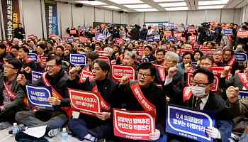 Striking doctors in South Korea defy deadline to return to work