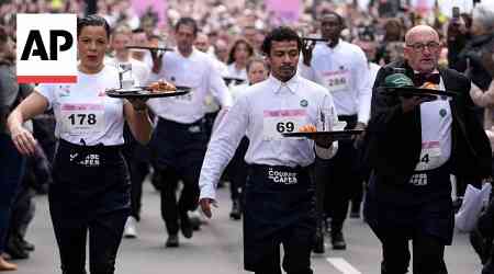 Paris Waiters Race Run for the First Time in 13 Years