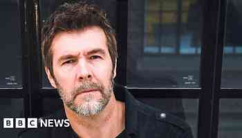 Doctor reveals how 'brutal' therapy tackled Rhod Gilbert's cancer