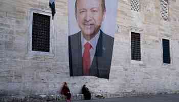 Winning city halls, Turkish opposition strikes blow to Erdogan