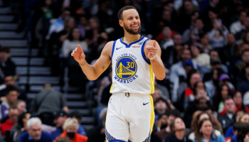  Stephen Curry named NBA's Clutch Player of the Year: Warriors star wins honor over DeMar DeRozan 