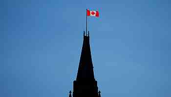 Here's where Canadians are living abroad: report