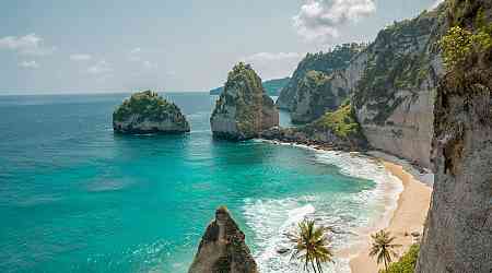 Choosing Your Ideal Beach Destination: Thailand vs Bali Explored