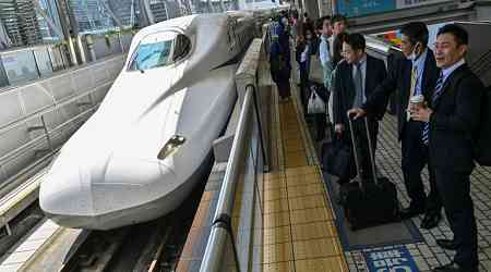 Snake found on bullet train delays service