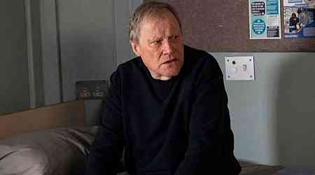 Coronation Street icon 'set for return' after 12 years to 'save Roy Cropper from prison'