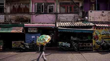 Southeast Asia Heat Wave Shuts Schools, Stokes Power Demand