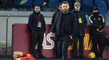 Roma coach De Rossi frustrated with Napoli draw; critical of squad options