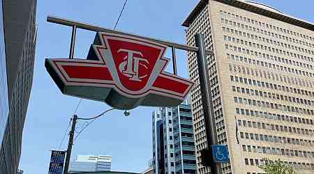 Toronto transit workers vote 'overwhelmingly' in support of strike mandate