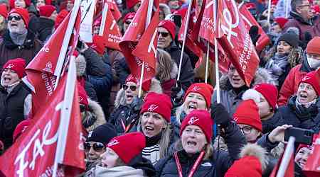 Teachers union joins bid to have Supreme Court rule on Quebec religious symbols ban