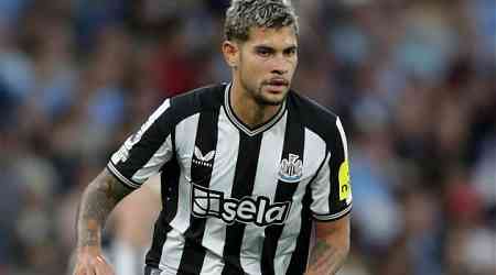 Guimaraes urges Newcastle to go for West Ham star Paqueta