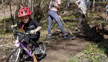 Cyclists build first mountain bike trail in St. Louis, in Carondelet Park