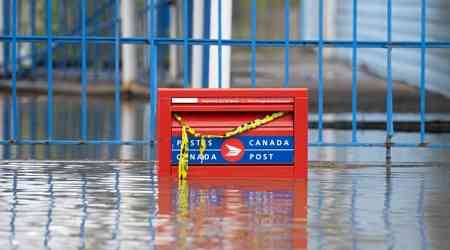 Canada Post lost $748 million last year, warns of 'critical' financial situation