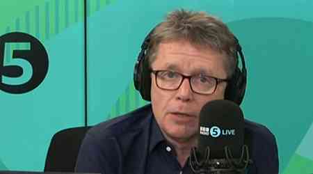 Nicky Campbell replaced on Radio 5 Live as show pulled for 20 minutes in on-air chaos
