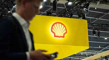 Shell to Sell Singapore Oil Assets to Glencore-Indonesia JV