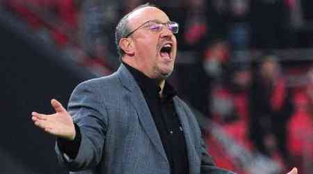 Warnock blasts Benitez for Liverpool Champions League final omission