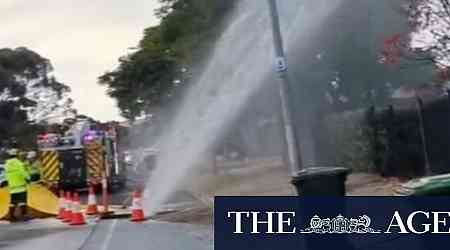 Adelaide burst water main causes home and car damage