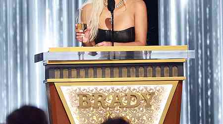  Did Kim Kardashian Ask Netflix to Cut Tom Brady Roast Boos? VP Says... 