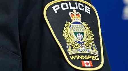 Suspect leads officers on chase through central Manitoba: Winnipeg police