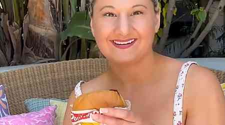  Gypsy Rose Blanchard Tastes First In-N-Out Burger, Gives Honest Review 