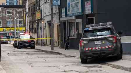 Man seriously injured in downtown Toronto dies in hospital; police investigating