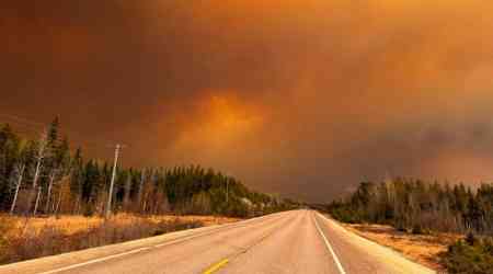 'It's absolute terror': Wildfire forces Manitoba community to retreat
