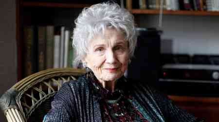 Alice Munro, Canadian author who mastered the short story, dead at 92