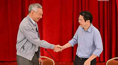 'HK, Singapore to keep complementary roles'