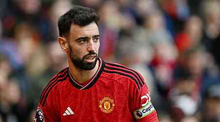 Bruno Fernandes outlines when he'll leave Man Utd as star linked with Saudi transfer