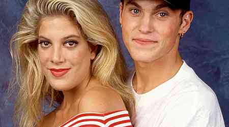  Enjoy Reuniting With These Saucy Beverly Hills, 90210 Secrets 