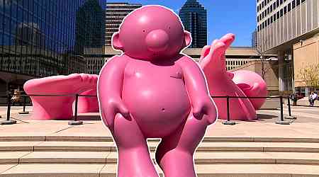 What are those plump pink statues popping up around Montreal?