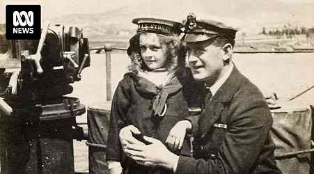 Snakebite helped Nancy Bentley, 6, make history in 1920 as Royal Australian Navy's youngest 'recruit'