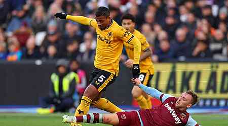 Wolves boss O'Neil frustrated with Liverpool defeat