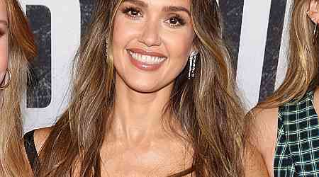  Jessica Alba's Girls Wear Her Past Red Carpet Dresses in Rare Outing 