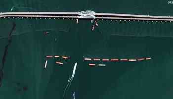 Satellite images show Russia's putting ships in the path of Ukraine's naval drones to protect Putin's prize, but it's likely not enough