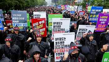 The National Samsung Electronics Union goes on a three-day strike for better pay; analysts: the strike is unlikely to have an impact due to low participation (Heekyong Yang/Reuters)