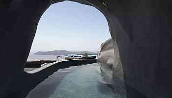 Experience Luxury Your Way at Kivotos Santorini