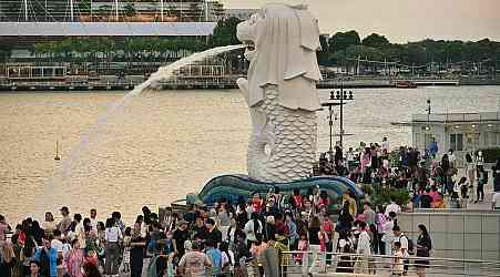 Merlion statue unavailable for pictures during 5-day maintenance works