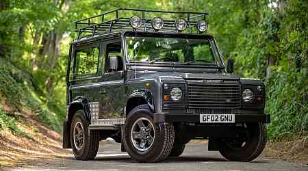 2002 Land Rover Defender 90 TD5 Tomb Raider