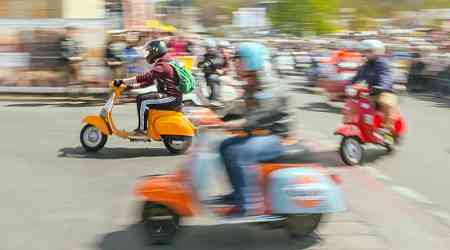 Italy hopes to avoid emission rules for Vespa with 'heritage' status