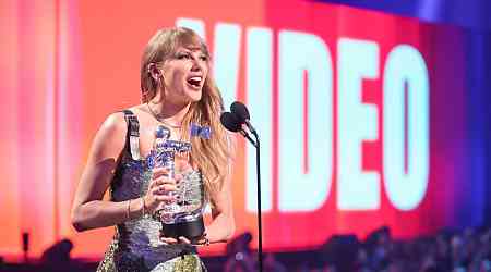 Taylor Swift used her VMA acceptance speech to drop her 2nd political message in 24 hours