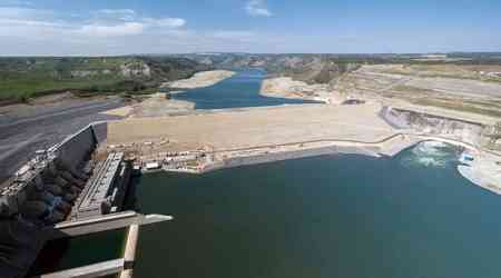 Will B.C.'s massive new Site C dam on the Peace River have downstream impacts on Alberta?