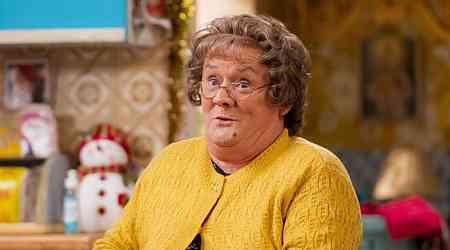 Mrs Brown's Boys set for 'chaotic' Christmas special as Brendan O'Carroll drops clue