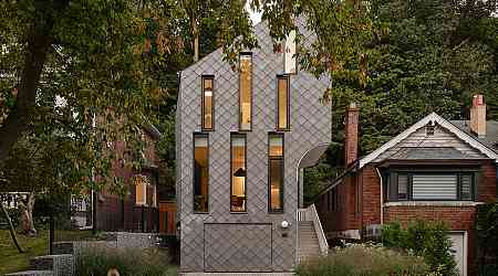 Neville Park: A Geometric Home in Toronto Merges With Nature