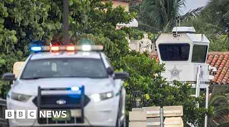 Gunman lurked for hours before Trump's last-minute game of golf