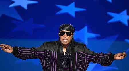 Stevie Wonder announces surprise last-minute US arena tour