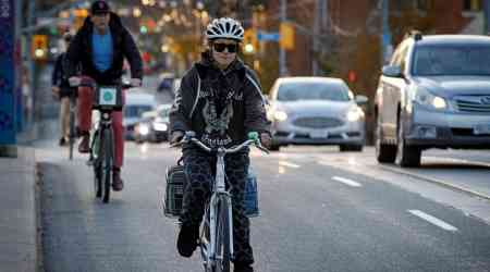 Ontario eyes barring new bike lanes where car lanes would be cut